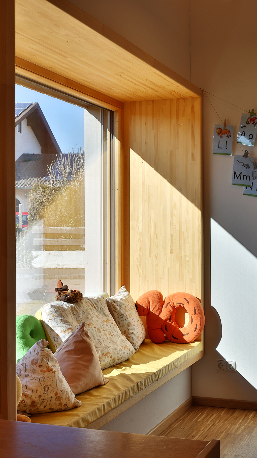 25 03 06 9762 2 25 03 06 9762 2